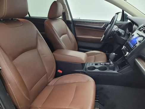 Used 2018 Subaru Outback 3.6R Touring AWD/4WD image 21