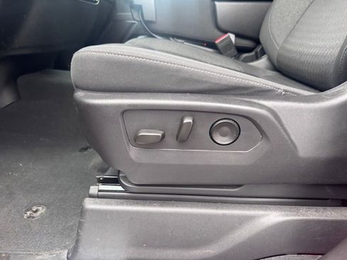 Used 2023 Chevrolet Silverado 1500 LT AWD/4WD image 15
