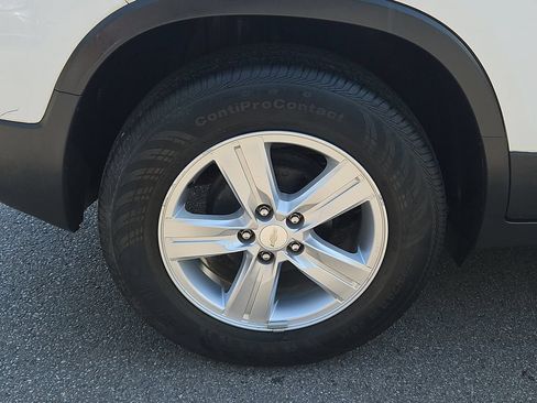 Used 2020 Chevrolet Trax LS FWD image 6