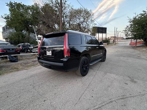 Used 2017 Cadillac Escalade Luxury AWD/4WD image 7