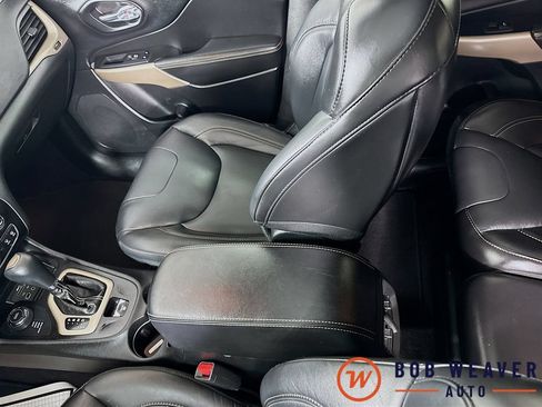 Used 2018 Jeep Cherokee Limited AWD/4WD image 30