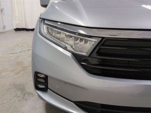 Used 2023 Honda Odyssey Touring image 11