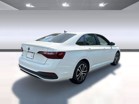 Used 2024 Volkswagen Jetta Sport FWD image 9