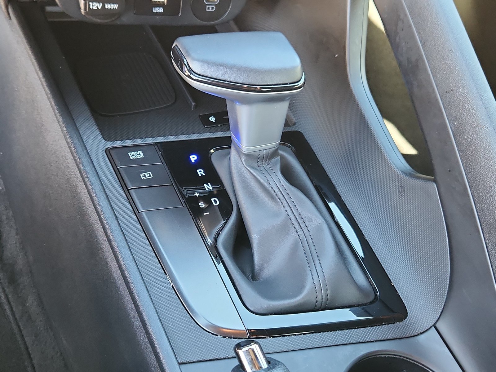 Used 2025 Hyundai Elantra Sport FWD image 21