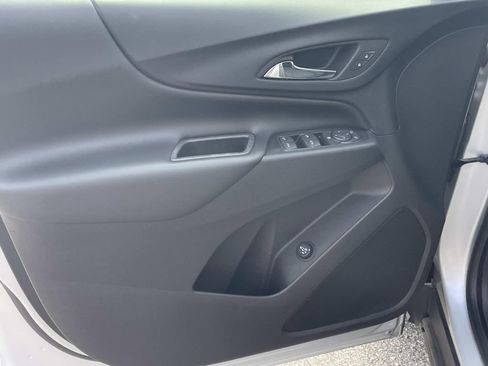Used 2018 Chevrolet Equinox LT FWD image 15