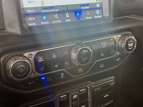 Used 2023 Jeep Wrangler Sahara w/ Cold Weather Group image 23