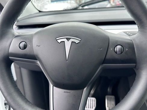 Used 2023 Tesla Model Y Long Range image 12