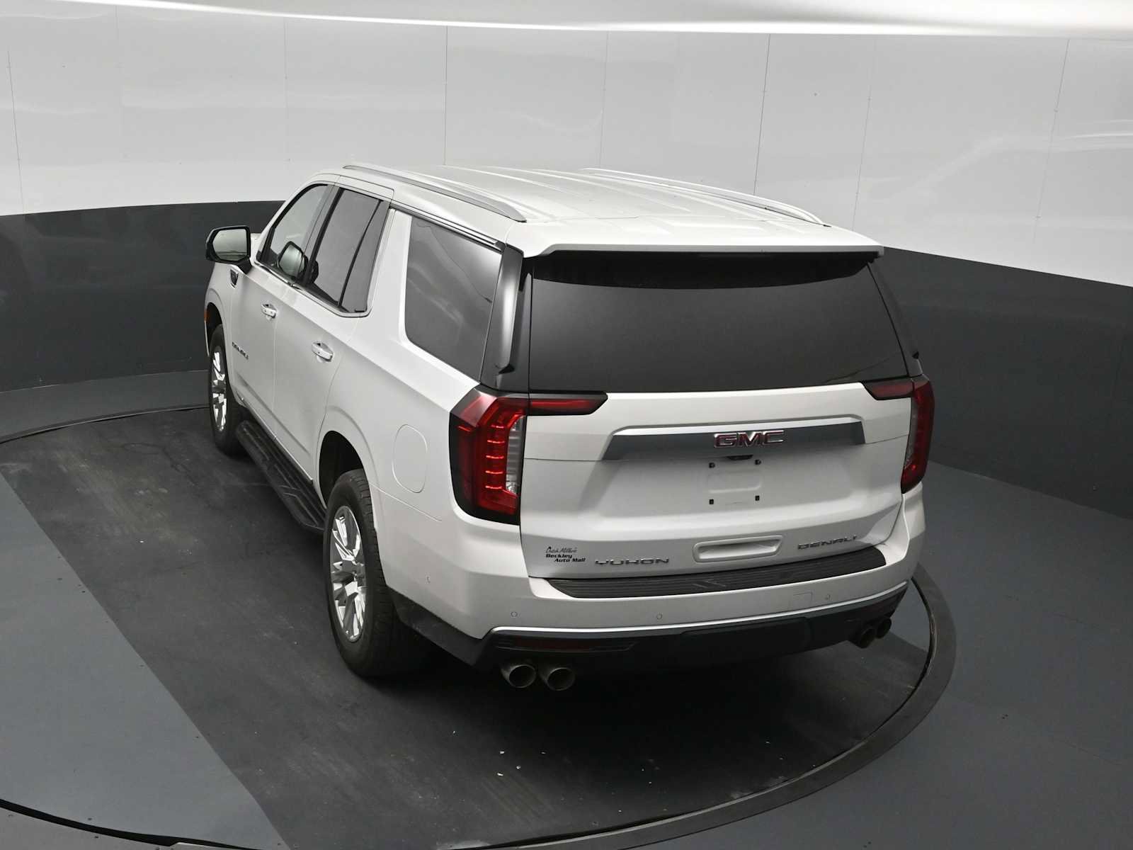 Used 2024 GMC Yukon Denali w/ Advanced Technology Package AWD/4WD image 22
