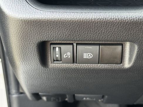 Used 2025 Toyota RAV4 XLE FWD image 24