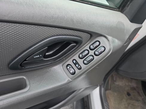 Used 2006 Ford Escape XLS image 7