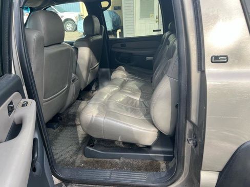 Used 2000 Chevrolet Suburban LS w/ LS Preferred Equipment Group image 12