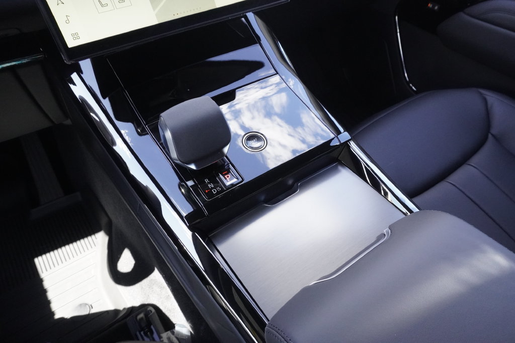 New 2026 Land Rover Range Rover Sport SE AWD/4WD image 14