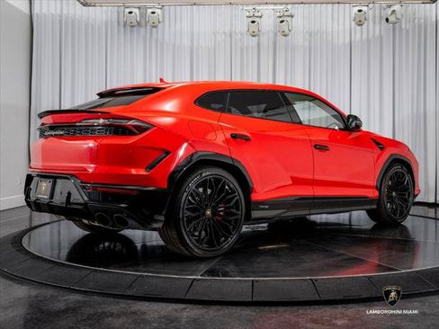 Used 2025 Lamborghini Urus SE AWD/4WD image 14