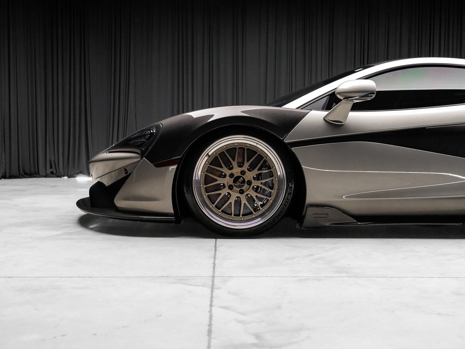 Used 2017 McLaren 570S Coupe RWD image 4