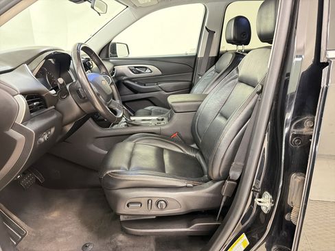 Used 2019 Chevrolet Traverse LT FWD image 5
