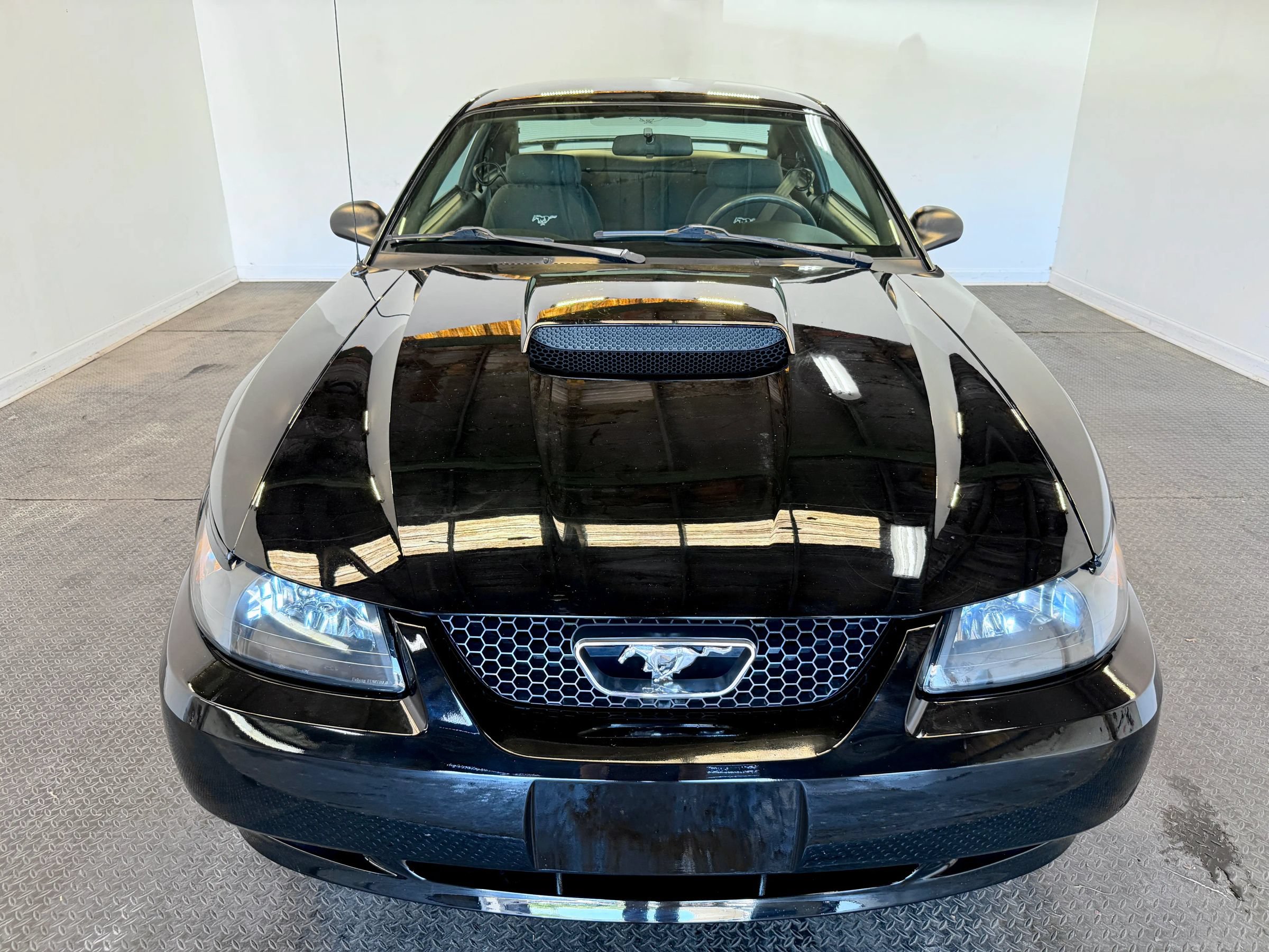 Used 2001 Ford Mustang GT RWD image 3