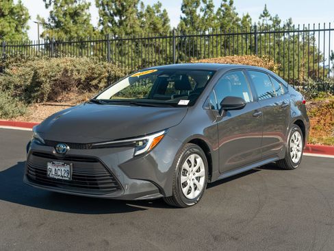 Certified 2024 Toyota Corolla LE FWD image 5
