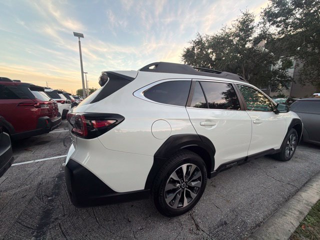 Used 2023 Subaru Outback Limited AWD/4WD image 2