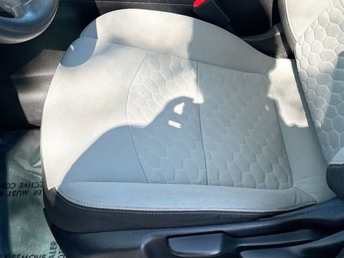 Used 2018 Chevrolet Equinox LS AWD/4WD image 18