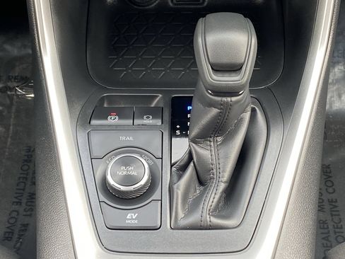 Certified 2025 Toyota RAV4 LE image 15