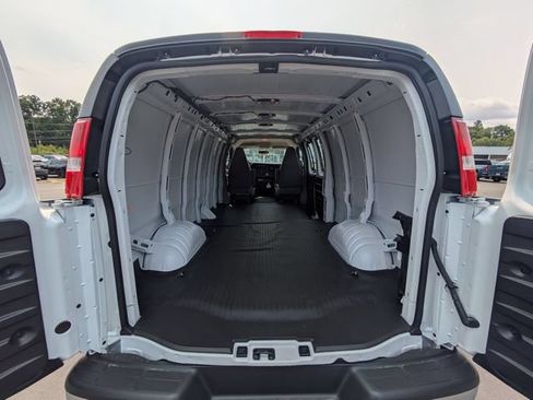New 2026 GMC Savana 3500 Extended w/ Driver Convenience Package RWD image 25