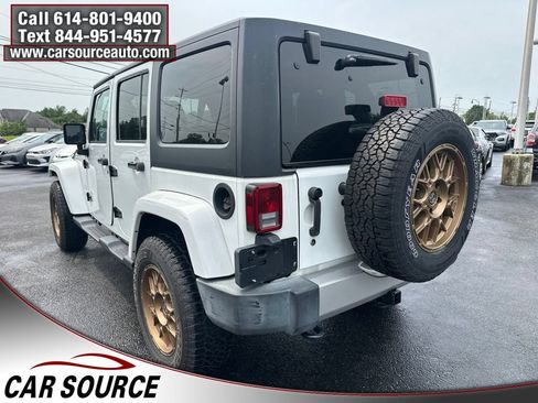 Used 2017 Jeep Wrangler Unlimited Sahara w/ Connectivity Group AWD/4WD image 6