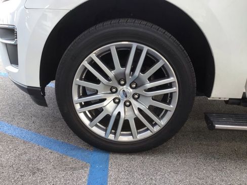 Used 2024 Ford Expedition Limited image 26