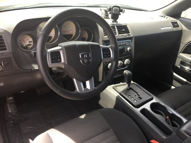 Used 2013 Dodge Challenger SXT RWD image 9