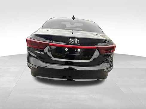 Used 2021 Kia Forte LXS FWD image 5