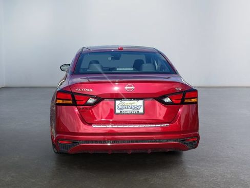 Used 2023 Nissan Altima 2.5 SV FWD image 4