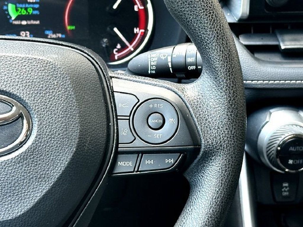 Certified 2025 Toyota RAV4 XLE AWD/4WD image 23
