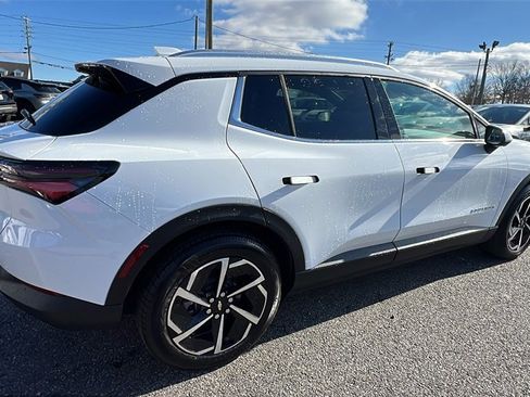 New 2026 Chevrolet Equinox EV LT image 5