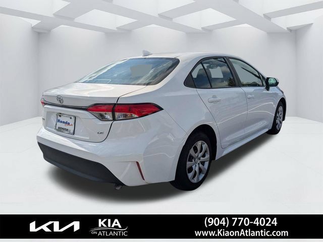 Used 2024 Toyota Corolla LE FWD image 3