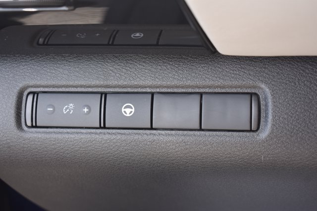 Used 2024 Nissan Pathfinder SV AWD/4WD image 29