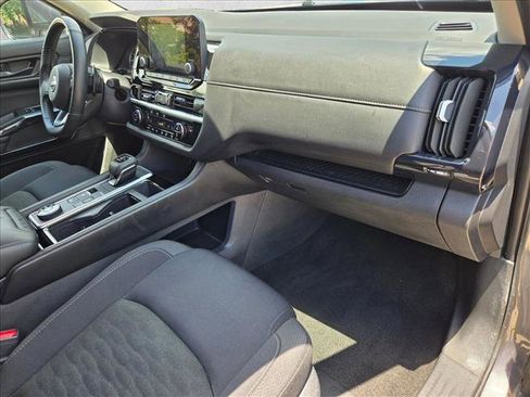 Used 2025 Nissan Pathfinder SV AWD/4WD image 21