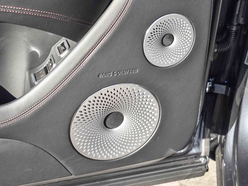 New 2025 Bentley Bentayga Extended Wheelbase image 28