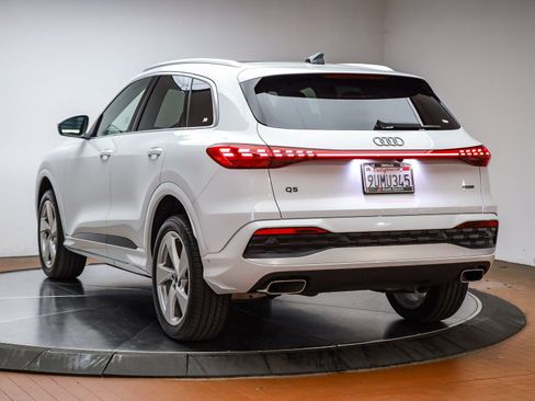 Certified 2025 Audi Q5 Premium Plus w/ Premium Plus image 9
