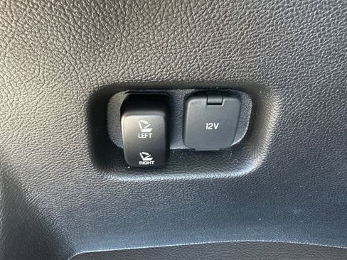 Used 2024 Ford Edge Titanium image 36