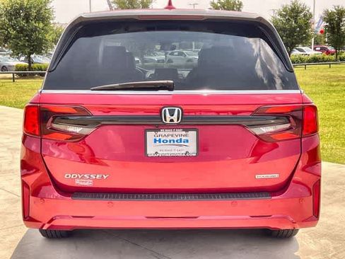 Used 2025 Honda Odyssey Touring image 6