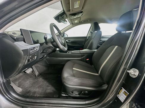Used 2025 Hyundai Sonata SEL FWD image 13