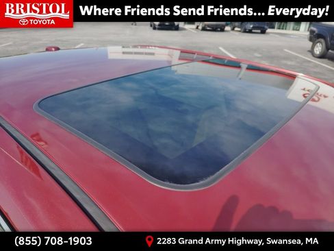 Used 2017 Toyota Camry XLE w/ Moonroof Package FWD image 9