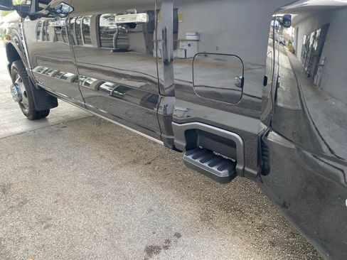 Used 2025 Ford F350 Lariat w/ Lariat Ultimate Package AWD/4WD image 11