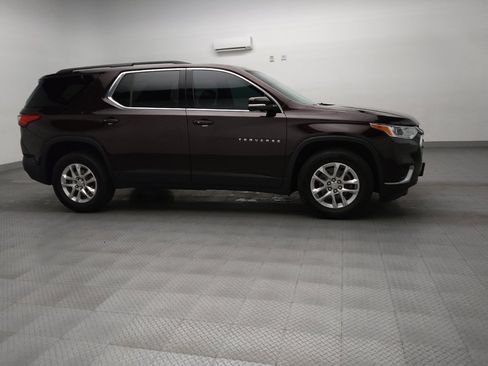 Used 2020 Chevrolet Traverse LT w/ Driver Confidence II Package AWD/4WD image 11