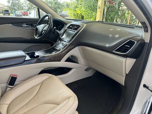 Used 2016 Lincoln MKX Select image 22