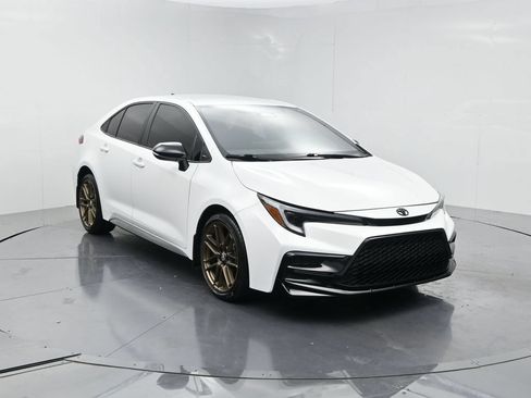Used 2024 Toyota Corolla Sedan FWD image 2