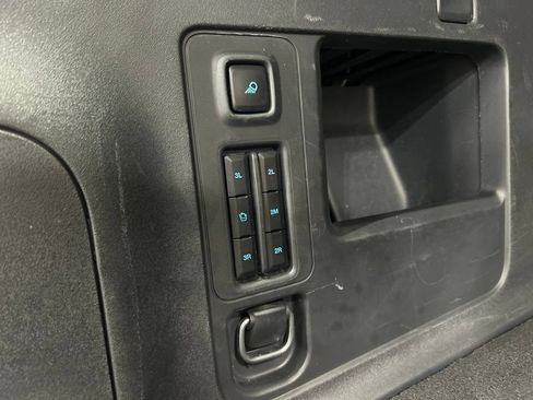 Used 2025 Ford Expedition Max Platinum AWD/4WD image 31