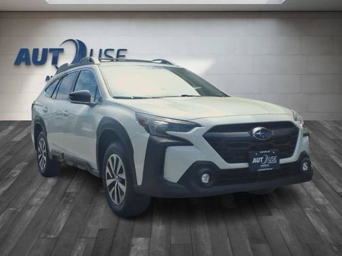 Used 2023 Subaru Outback Premium AWD/4WD image 3