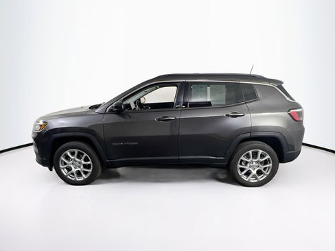 Used 2022 Jeep Compass Latitude w/ Sun and Sound Group image 8