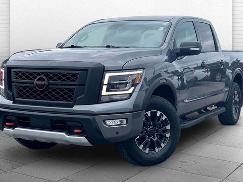 Used 2023 Nissan Titan PRO-4X w/ Pro-4x Convenience Package AWD/4WD image 13