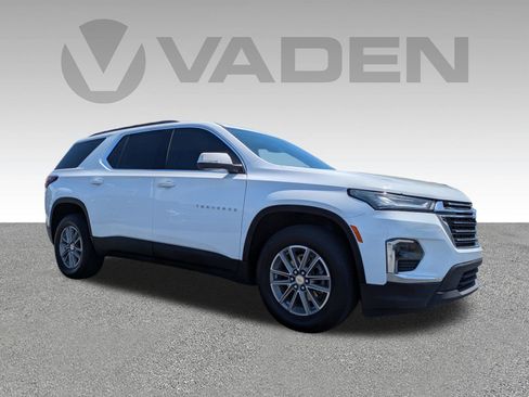 Used 2022 Chevrolet Traverse LT FWD image 3